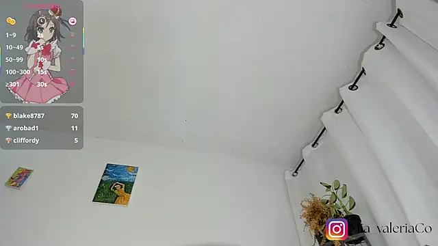 Sala de chat en directo de Mia-Valeria-