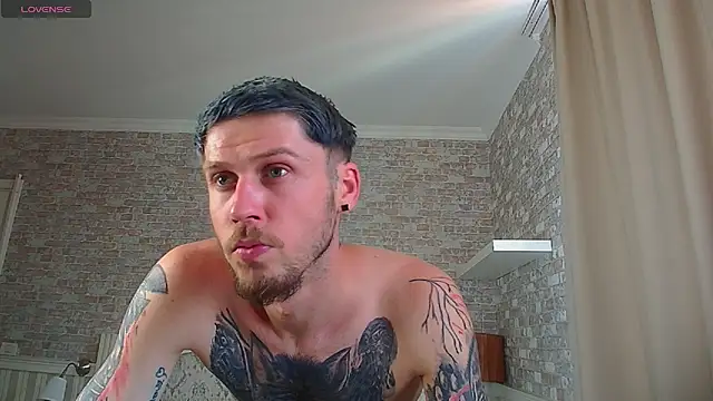 XXX chat uživo modela JonahShaw