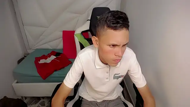 sombra_18's Live XXX Chat