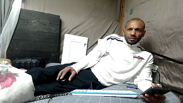 Camodick Adlı Modelin Canlı XXX Sohbeti
