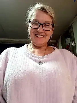 Chat +18 de irinamaux ao vivo