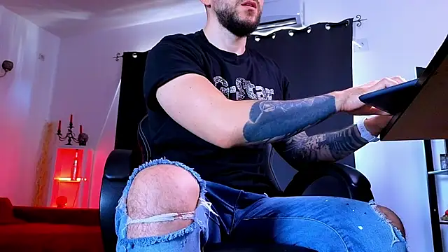 MightyAaron66 Show Webcam
