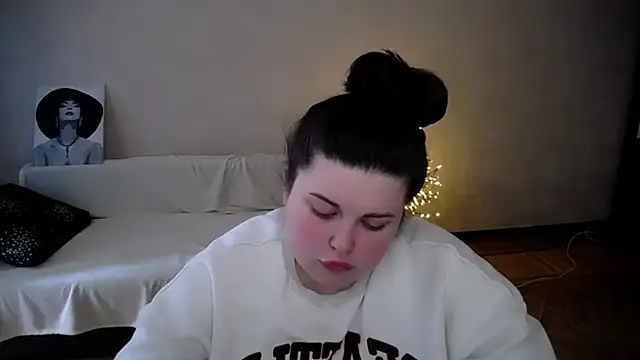 Chat +18 de Emily_Mo ao vivo
