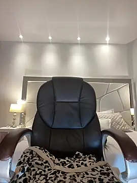 XXX chat uživo modela Natasha_Kiim_
