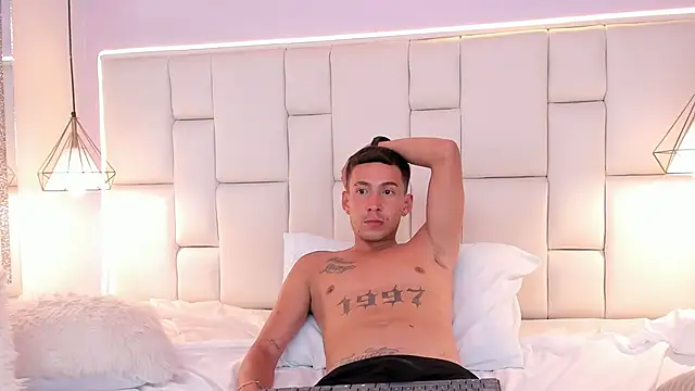 JustinWithe webcam show