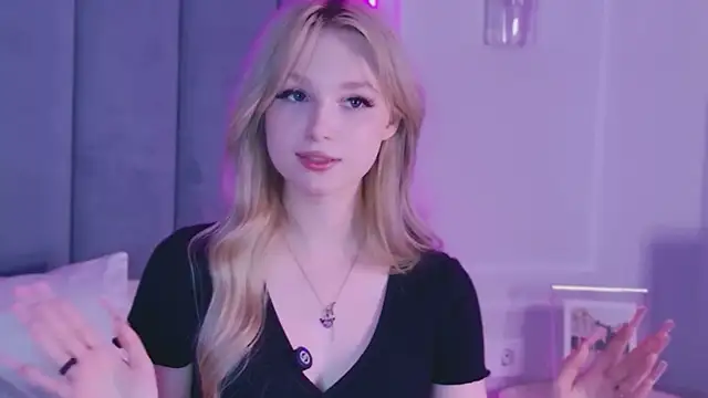 Shy_Barbie Adlı Modelin Canlı XXX Sohbeti