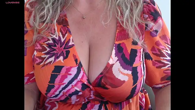 دردشة JenniLowen الجنسية المباشرة