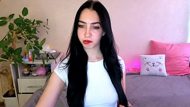 XXX chat uživo modela WildKittenX_