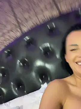 KendraMaxx Adlı Modelin Canlı XXX Sohbeti