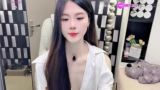 XXX chat uživo modela Yueyue-MM