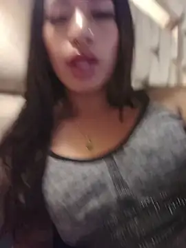 MeelFox Adlı Modelin Canlı XXX Sohbeti