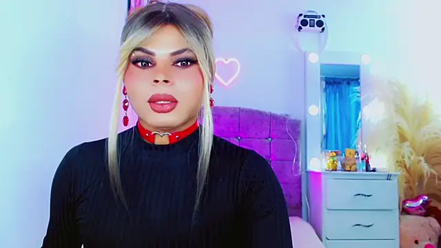 AdanKinng élő XXX-chatje