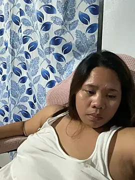 _UrSingleMamiBella_ Adlı Modelin Canlı XXX Sohbeti