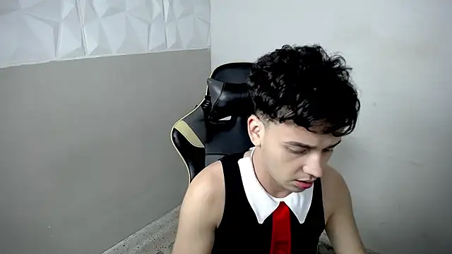 Chat +18 de Mathias_twinkk ao vivo