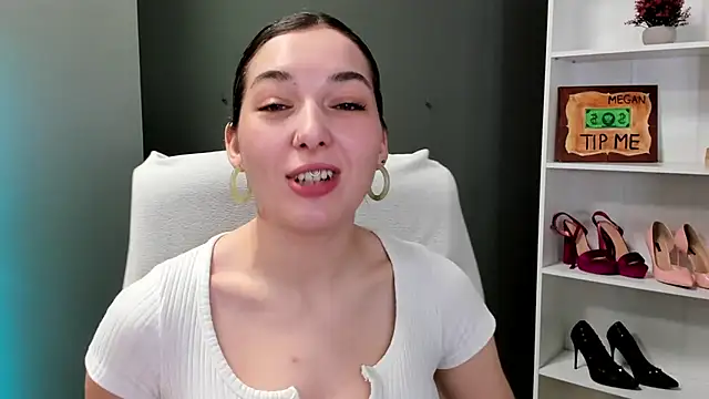 Chat +18 de Meagn_Extasy ao vivo