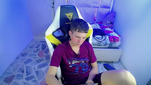Pokazy przed kamerką – El_rubioo_