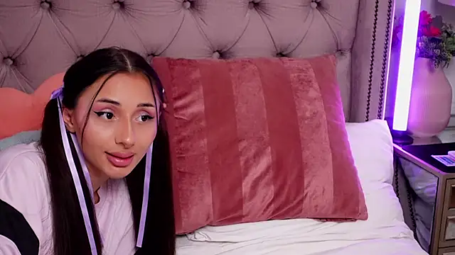 Chat +18 de JenniferLovve ao vivo