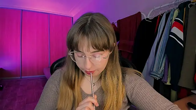 Chat +18 de just_fucked777 ao vivo