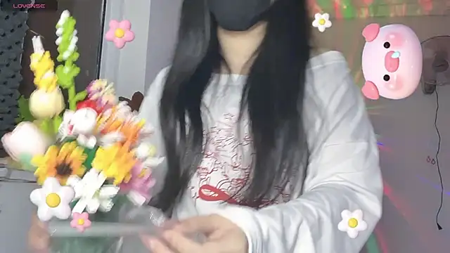 XXX chat uživo modela Tieu-May