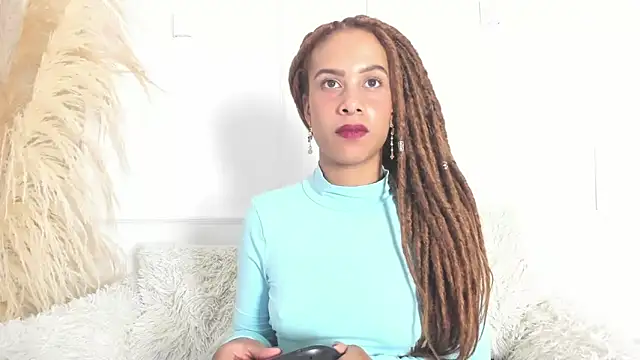 Chat +18 de Nicolette_russo ao vivo