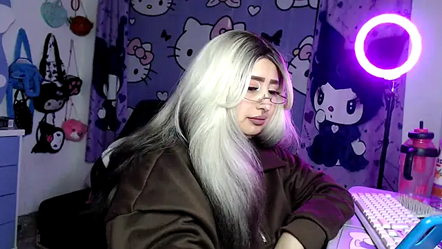 Chat +18 de lussyevans24 ao vivo