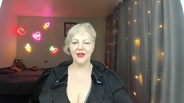 Show modela Mary-Leee na web-kameri
