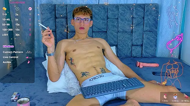XXX chat uživo modela NicolasTorrez