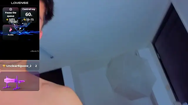 Issac_james_: διαδικτυακό σόου στην κάμερα