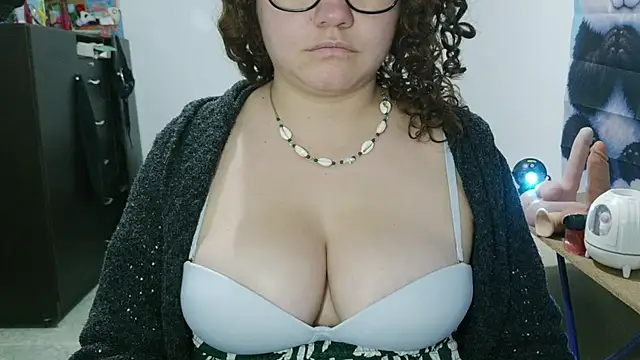 curly_greeneyed – Live XXX-chat