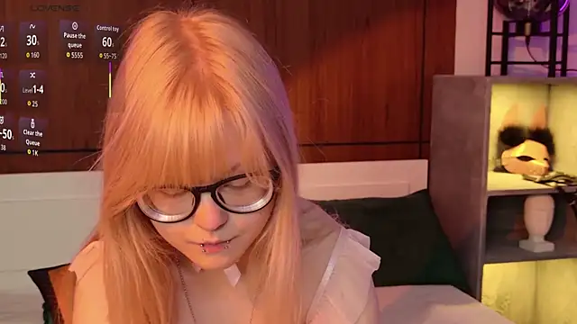 MoliQin's Live XXX Chat