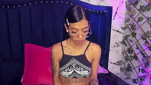 KarlaSlutSkinny__ 现场XXX聊天