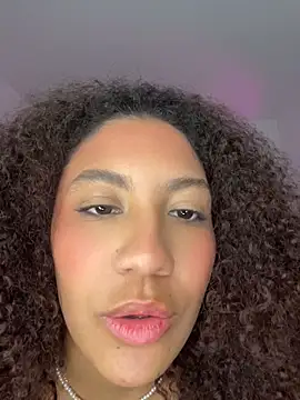 Czat XXX na żywo – Daphnne_Curly