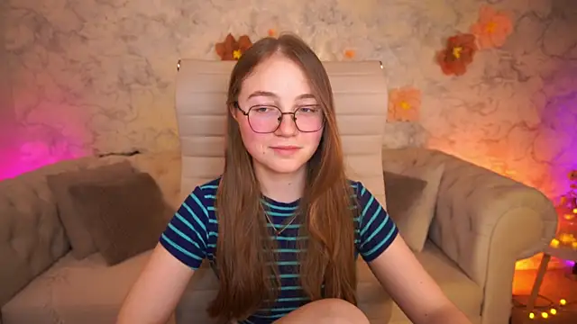 ArrinaWairr's Live XXX Chat