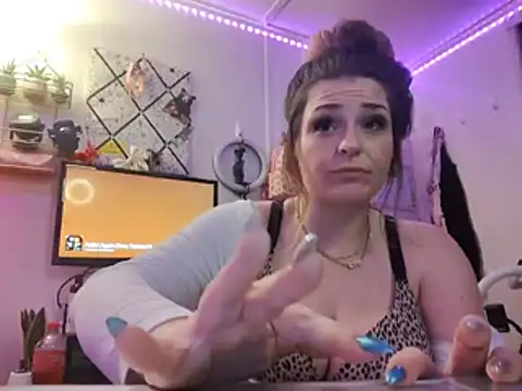 xKittyMeowz Live XXX-chat