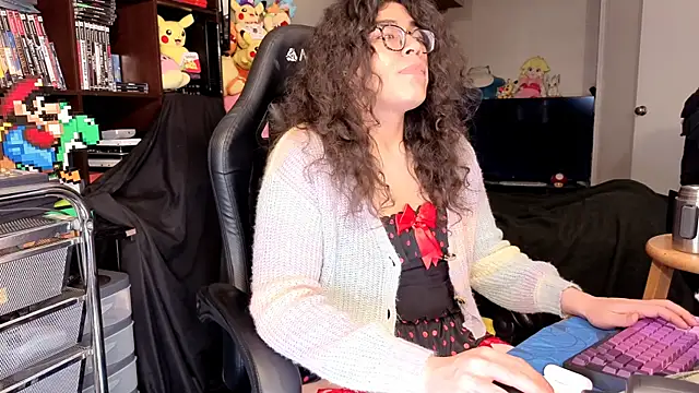 Show modela ShinyCherub na web-kameri