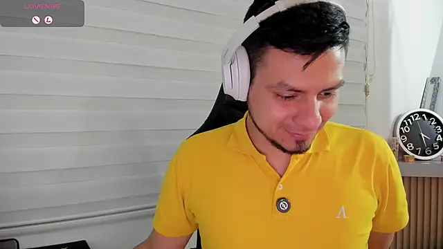 Chat +18 de Rick_Adams ao vivo