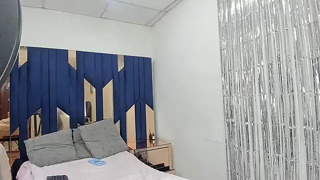 Criistaal_'s Live XXX Chat