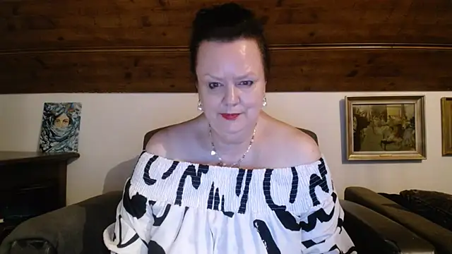 TiffanyMature's Live XXX Chat