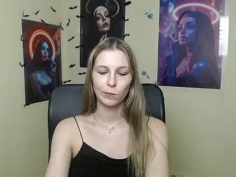 StrangerGi's Live XXX Chat