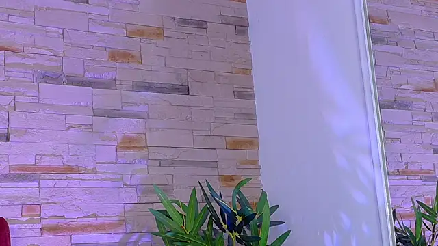 Ivorym00n's Live XXX Chat
