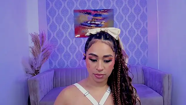 Nikki_Rousmel élő XXX-chatje