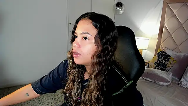 dulce_lyraa1 élő XXX-chatje