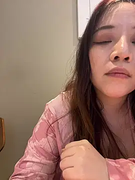 Lovelyanan 在線直播表演