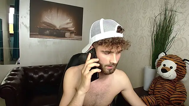 KyloEast Chat XXX in diretta