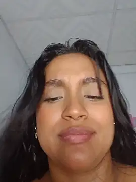 Pokazy przed kamerką – latin_indian