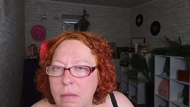 Fara_Flutte Adlı Modelin Canlı XXX Sohbeti