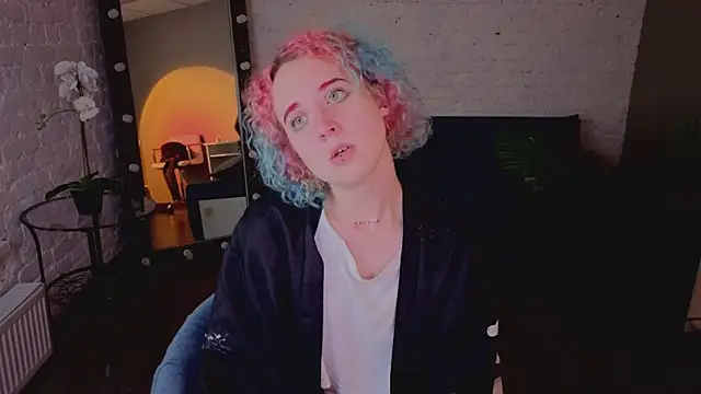 ScarlettSparkss' Live XXX Chat