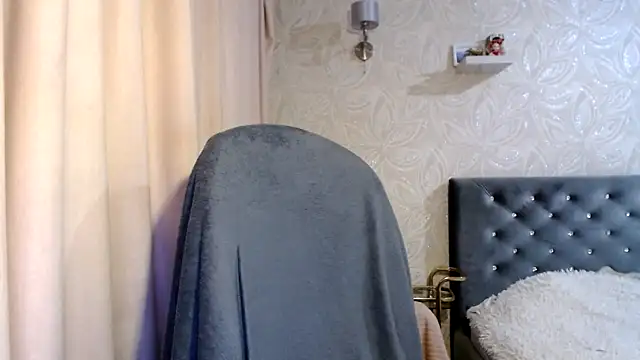 LuciaSnowy's Live XXX Chat