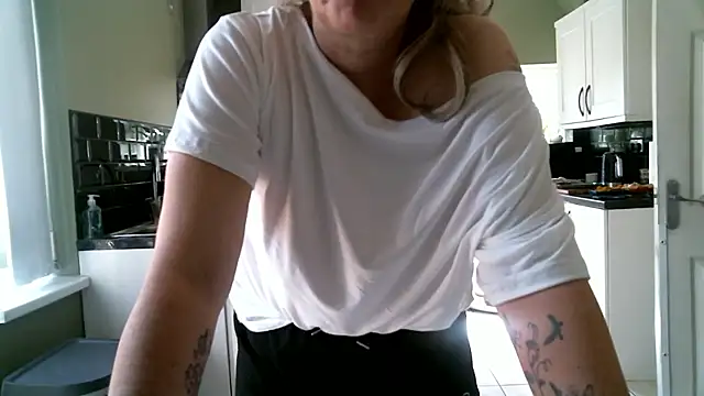 MissHoneyPenny's Live XXX Chat