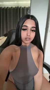 LilMisIndianx Adlı Modelin Canlı XXX Sohbeti